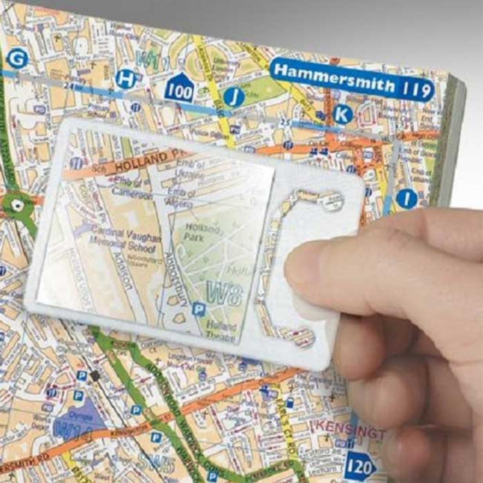 מגדלת בגודל כרטיס אשראי