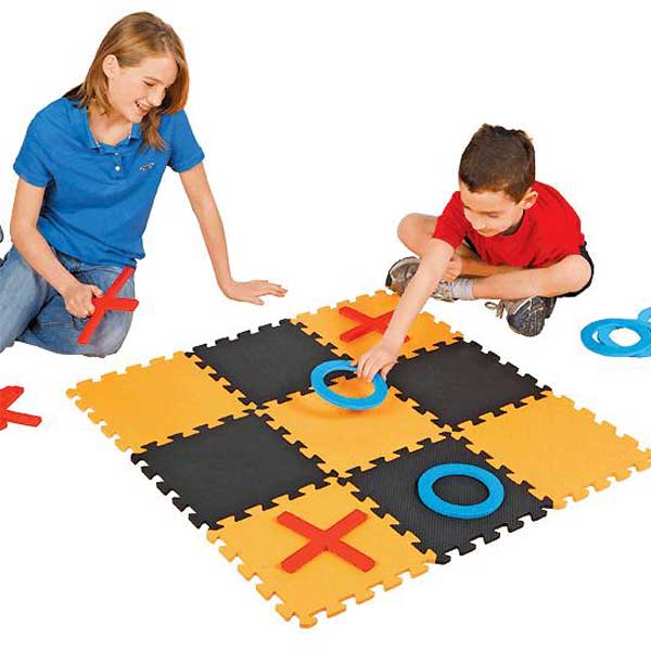 משחק איקס עיגול XO עם כלים מנחושת במארז עץ מפואר