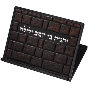 שטנדר מעץ עם פלקטה דמוי עור