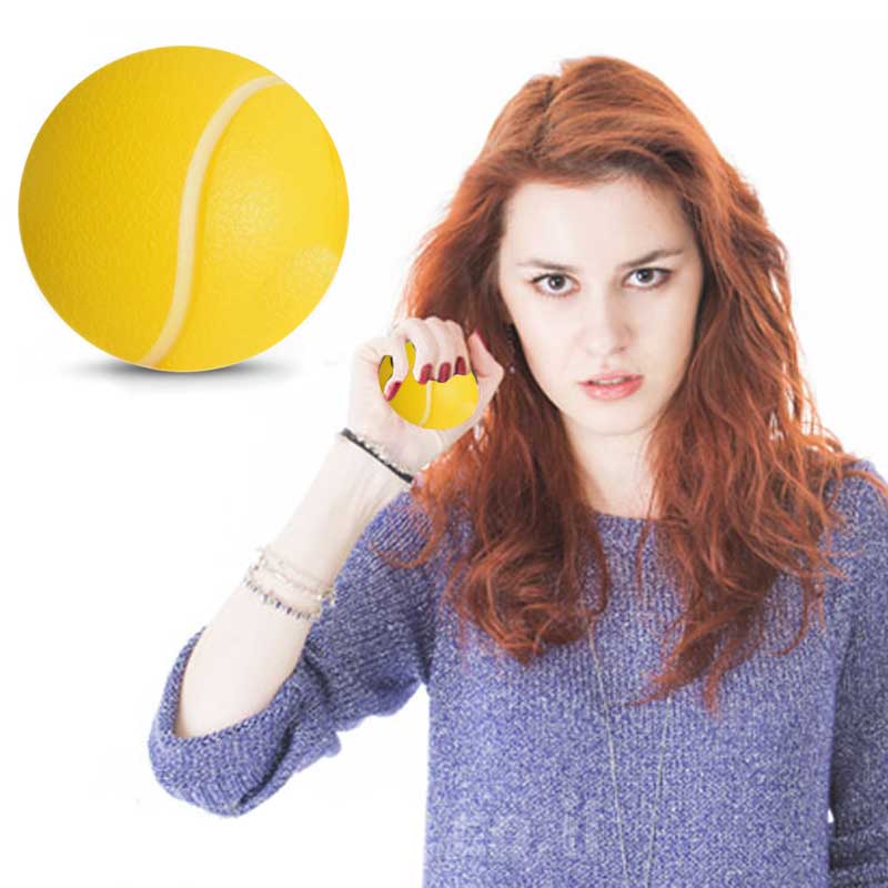 כדור לחץ להפגת מתחים בעיצוב כדור טניס