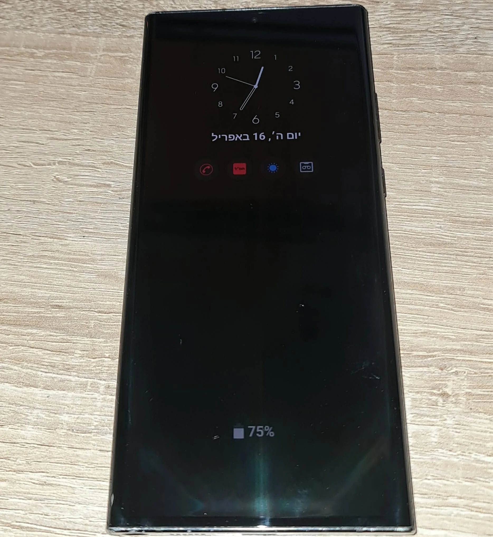 1) פלאפון גלקסי דגם SM-A920F ,
מסך גדול, בצבע שחור.
יד 2 מצב מצוין !
מגיע עם 