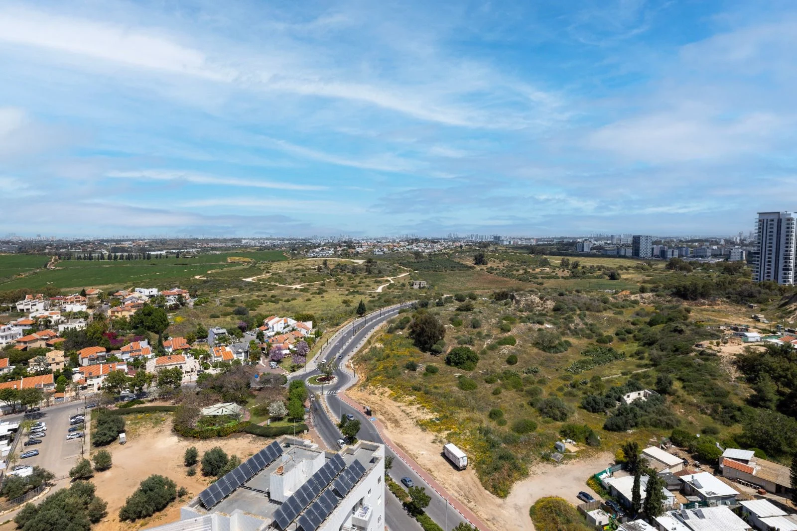 פנטאהוז חדש מקבלן , שטח בנוי 255 מטר בנוי לפני מרפסות מחסנים וחניות . 
קומה גבו