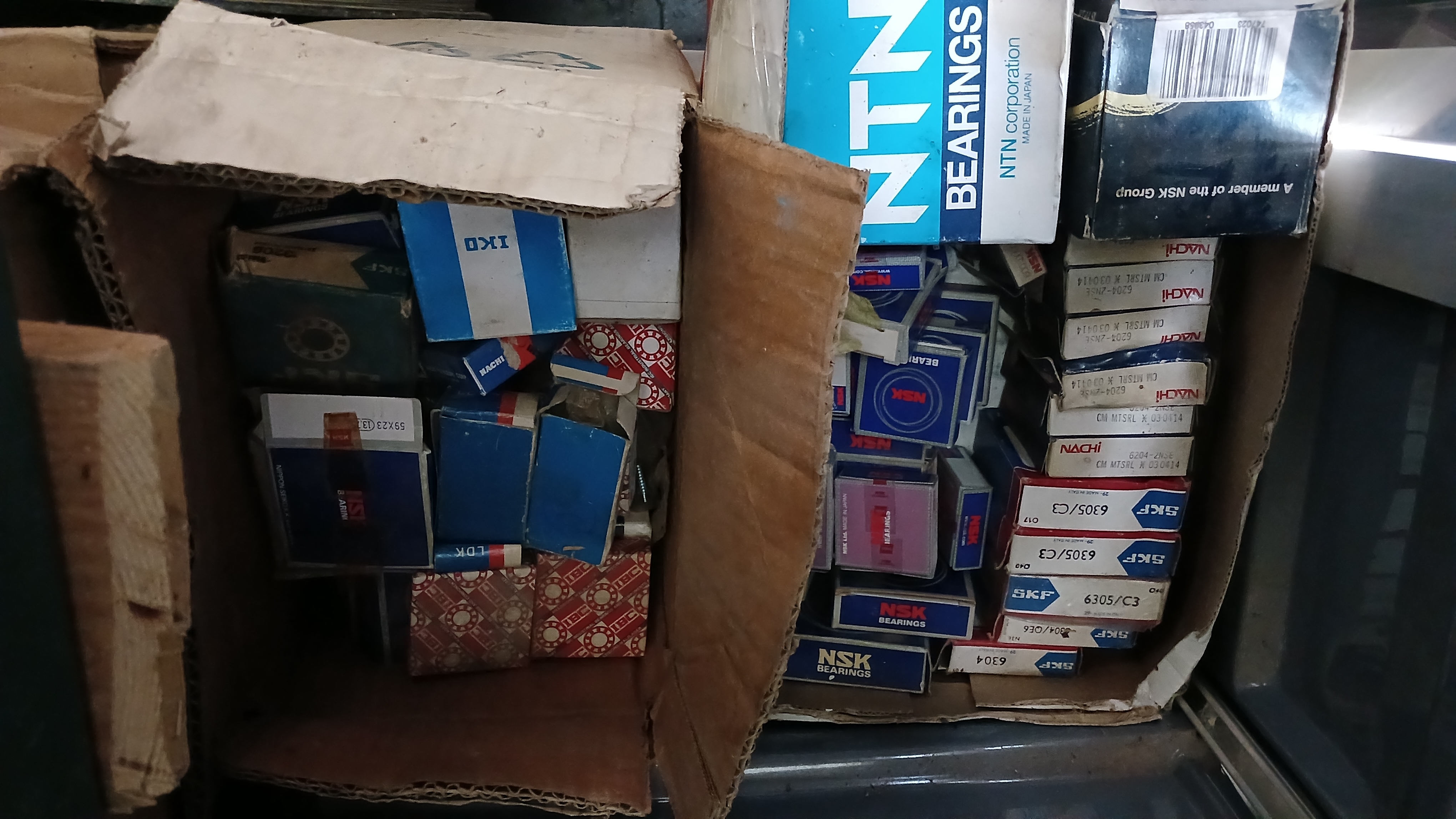 אני מוכר מיסבים, גלגלי שיניים, מגדחים בכל הגדלים, שולחן סינוס מגנטי של נוימו ורג